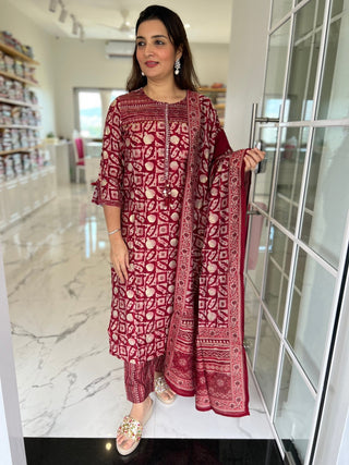 Symmetrical Ethnic Print Suit Set